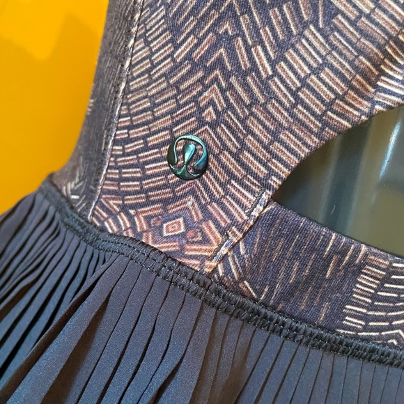 lululemon athletica Tops - Women’s Lululemon Peplum Top ( 6 )